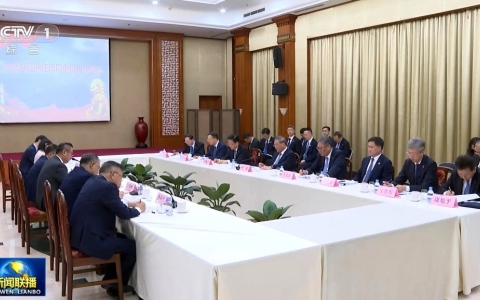 李強出席在印尼中資企業座談會新希望劉暢參加并發言