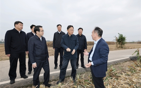 刘宁到柘城鹿邑淮阳调研时强调： 扛牢政治责任全力抓好“三秋”生产， 坚持创新引领推动县域产业转型升级