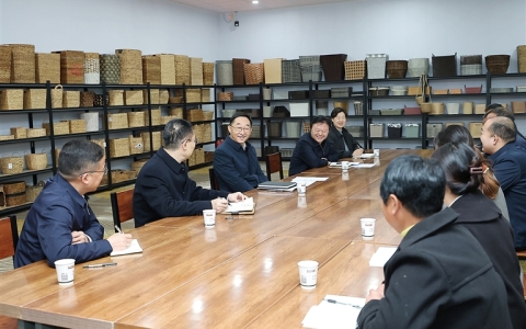 刘宁到开封兰考县杞县龙亭区宣讲全会精神并调研时强调 深入学习贯彻党的二十届四中全会精神 加快发展县域主导产业推进乡村全面振兴