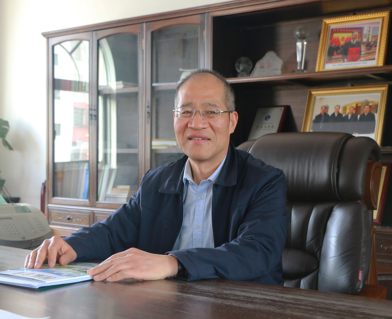 顾云飞进口与国产白羽肉鸡种源二者不可偏废